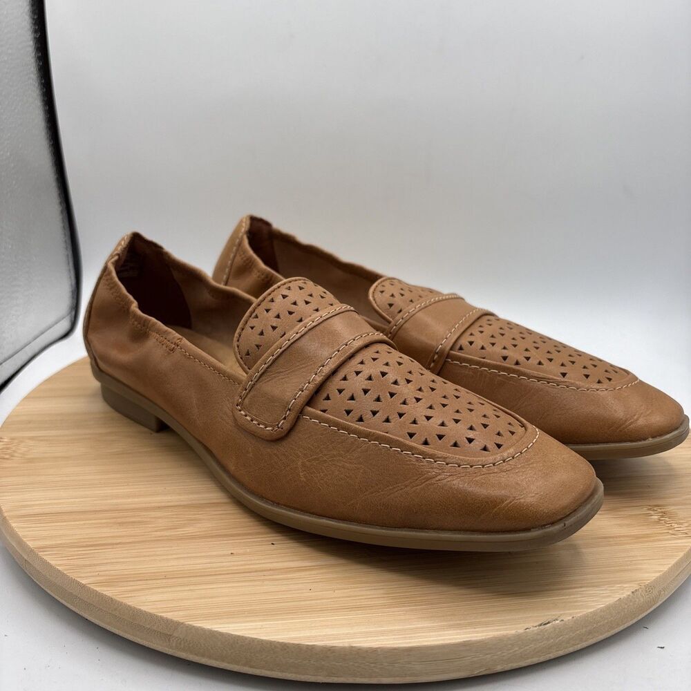 Clarks Lyrical Way Womens Cognac Leather Perforated Loafer Flat Shoe 8.5 - Picture 3 of 11